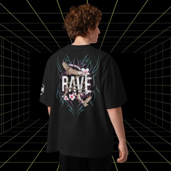Camiseta rave grunge oversize con diseño floral RAVE en la espalda